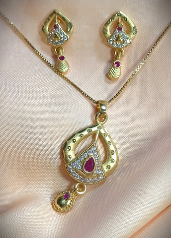 "Golden Aura – Ethnic Pendant & Earring Combo"